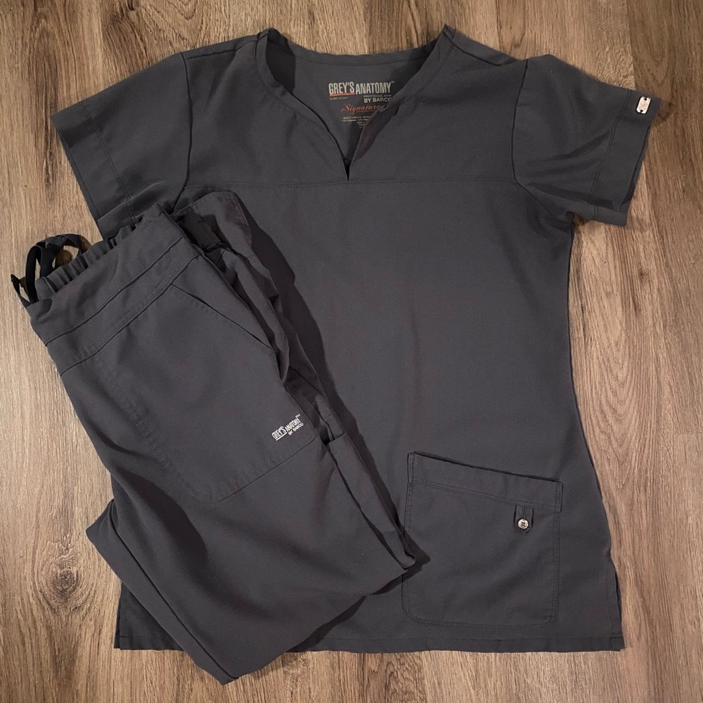GREYS ANATOMY SCRUB SET